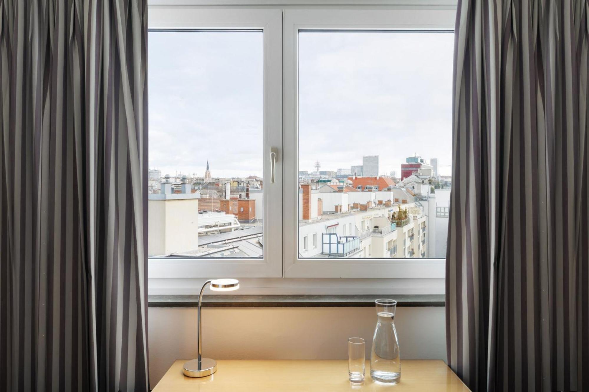 Standard King Room One Single Bed City View Top Floor