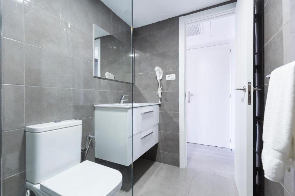 Superior One-Bedroom Apartment,1758301498:JPEG