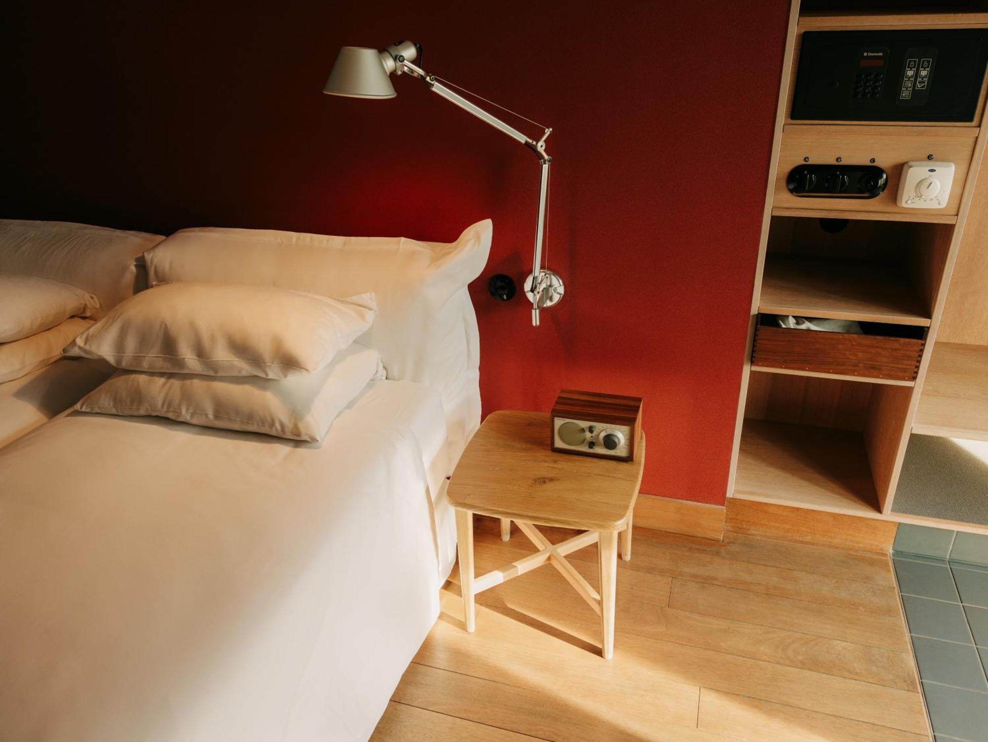 Corner Twin Room