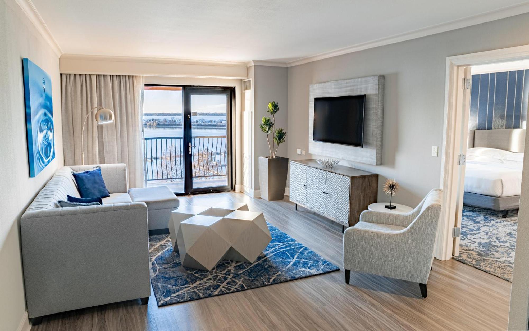 King Suite Balcony Harbour View