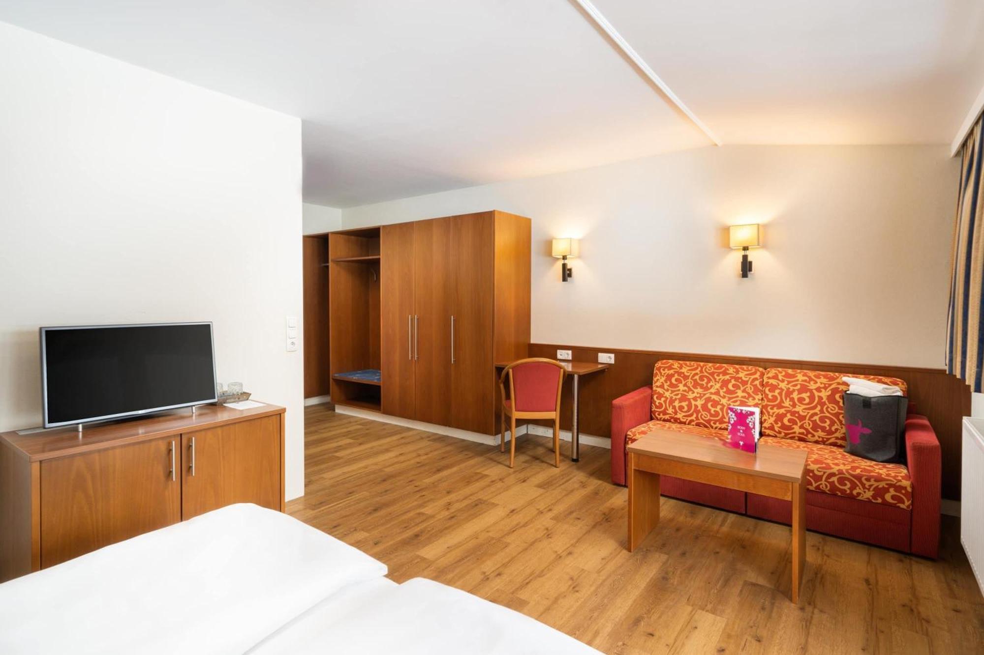 Standard Doppelzimmer mit Bergblick