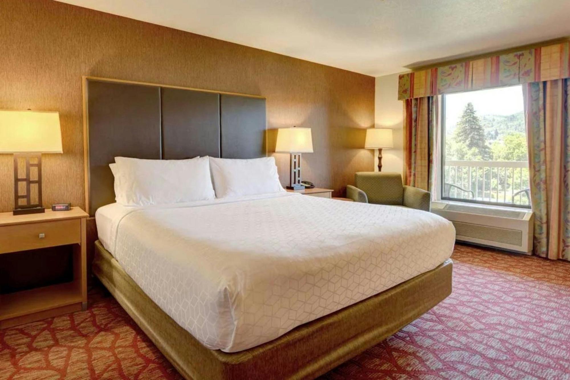 King Room Balcony River View