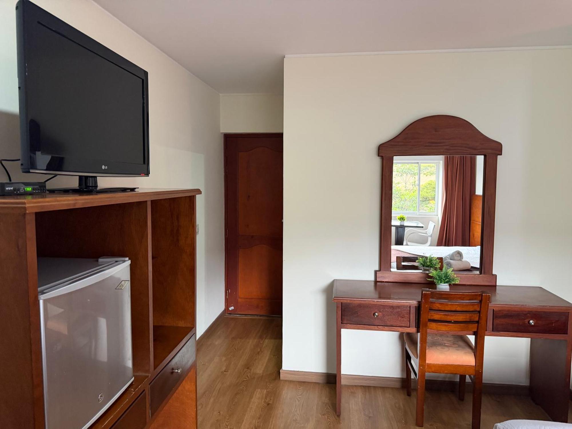 Double Room,1758340795:JPEG