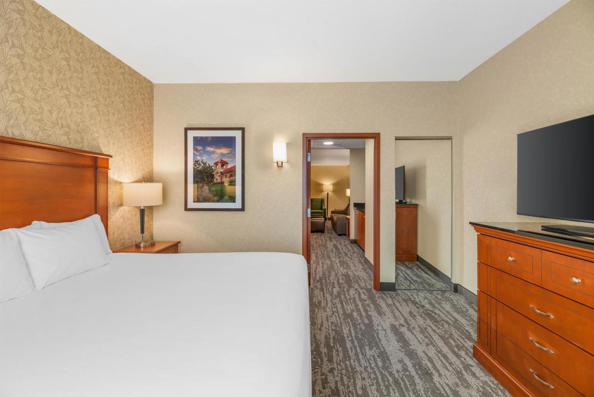 Superior King Suite