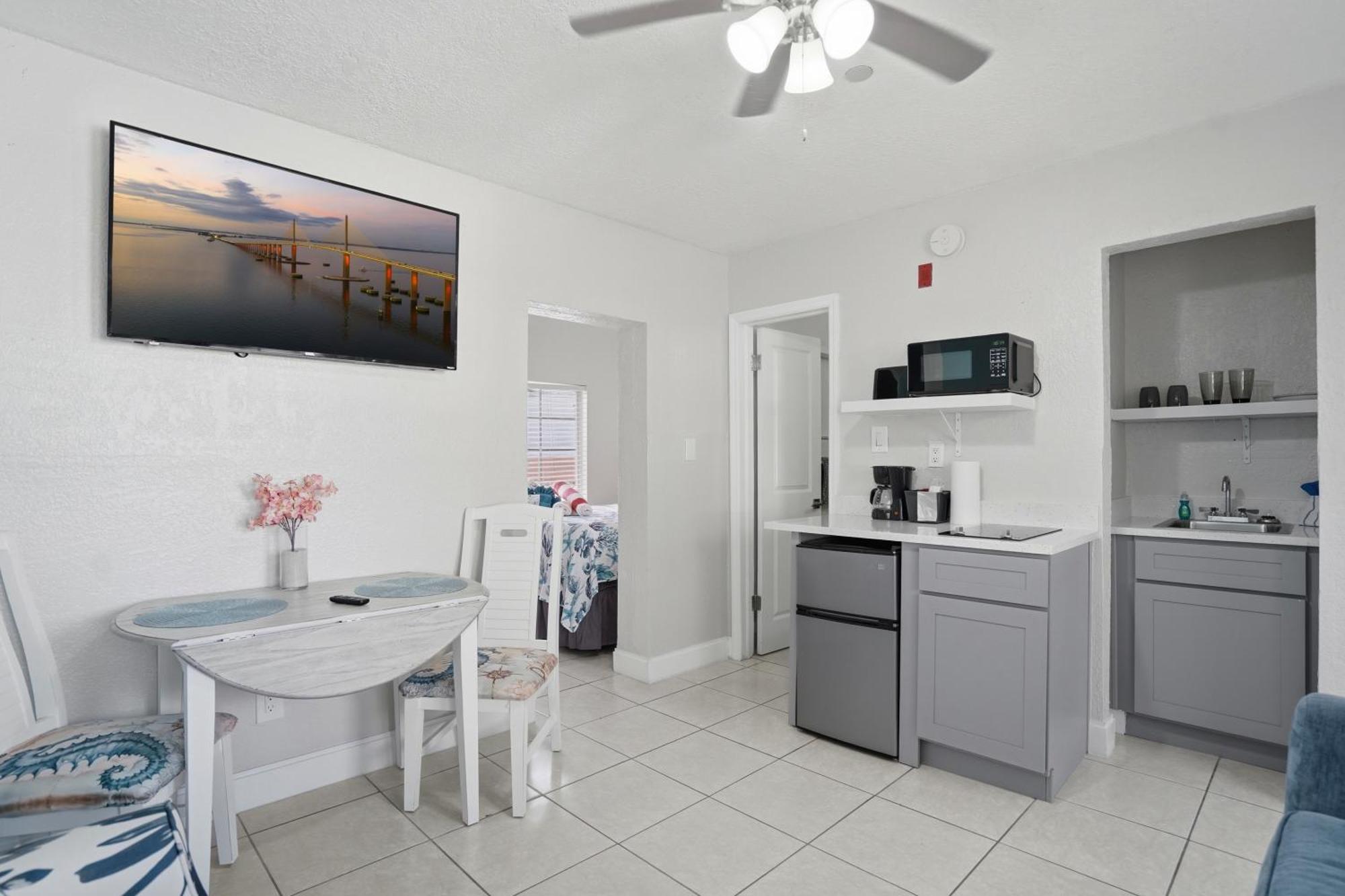One Bedroom Apartment