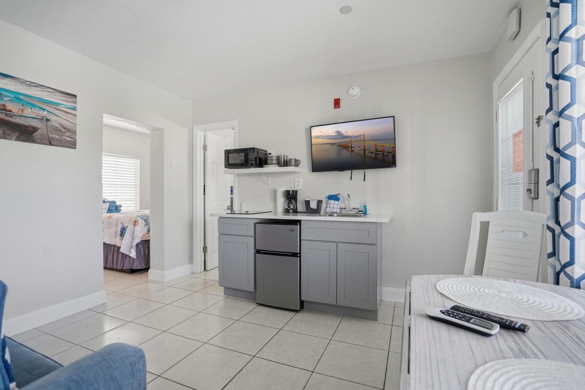 One Bedroom Apartment