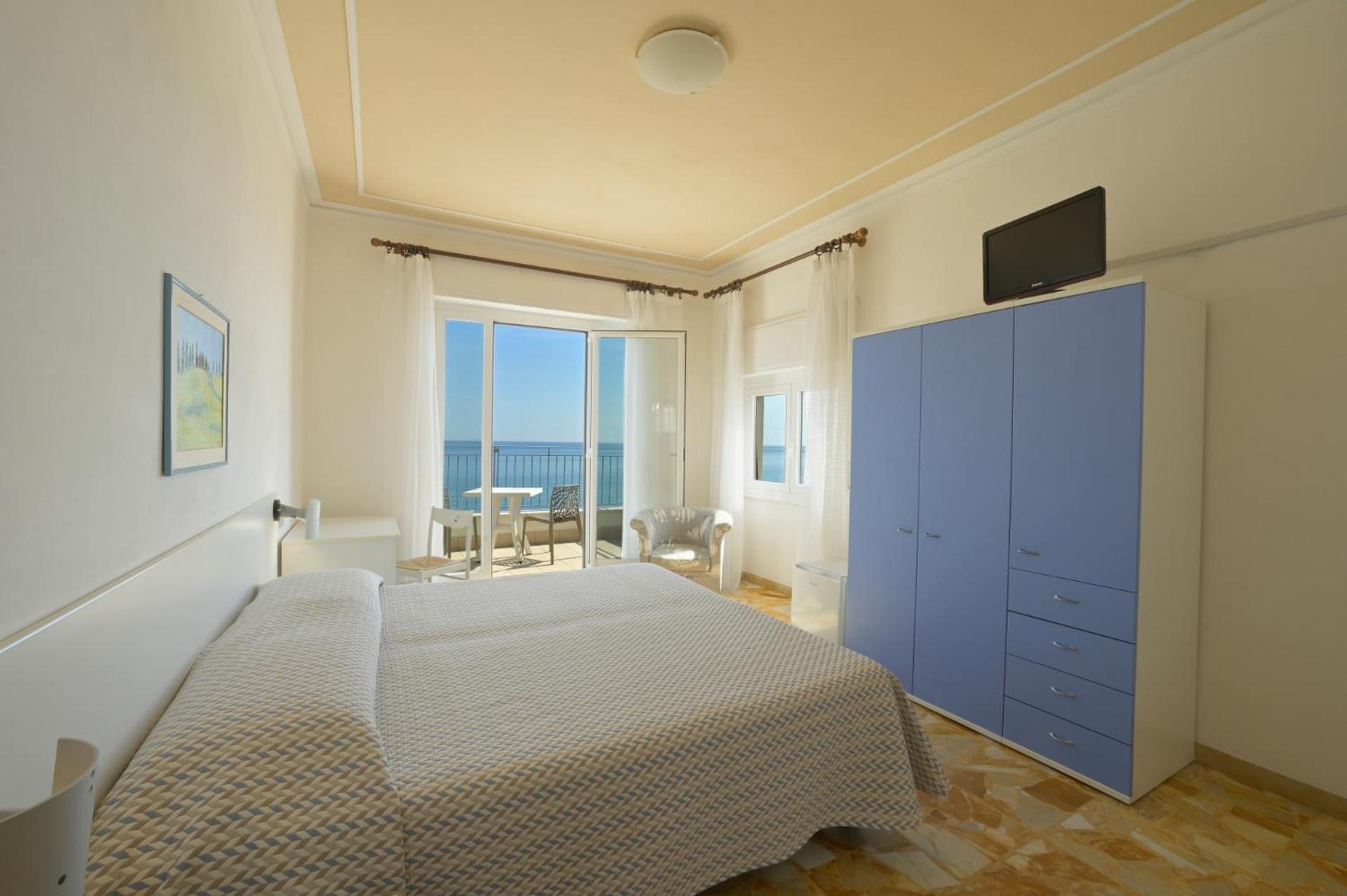 Camera Deluxe Matrimoniale/Doppia con Letti Singoli con Vista Mare