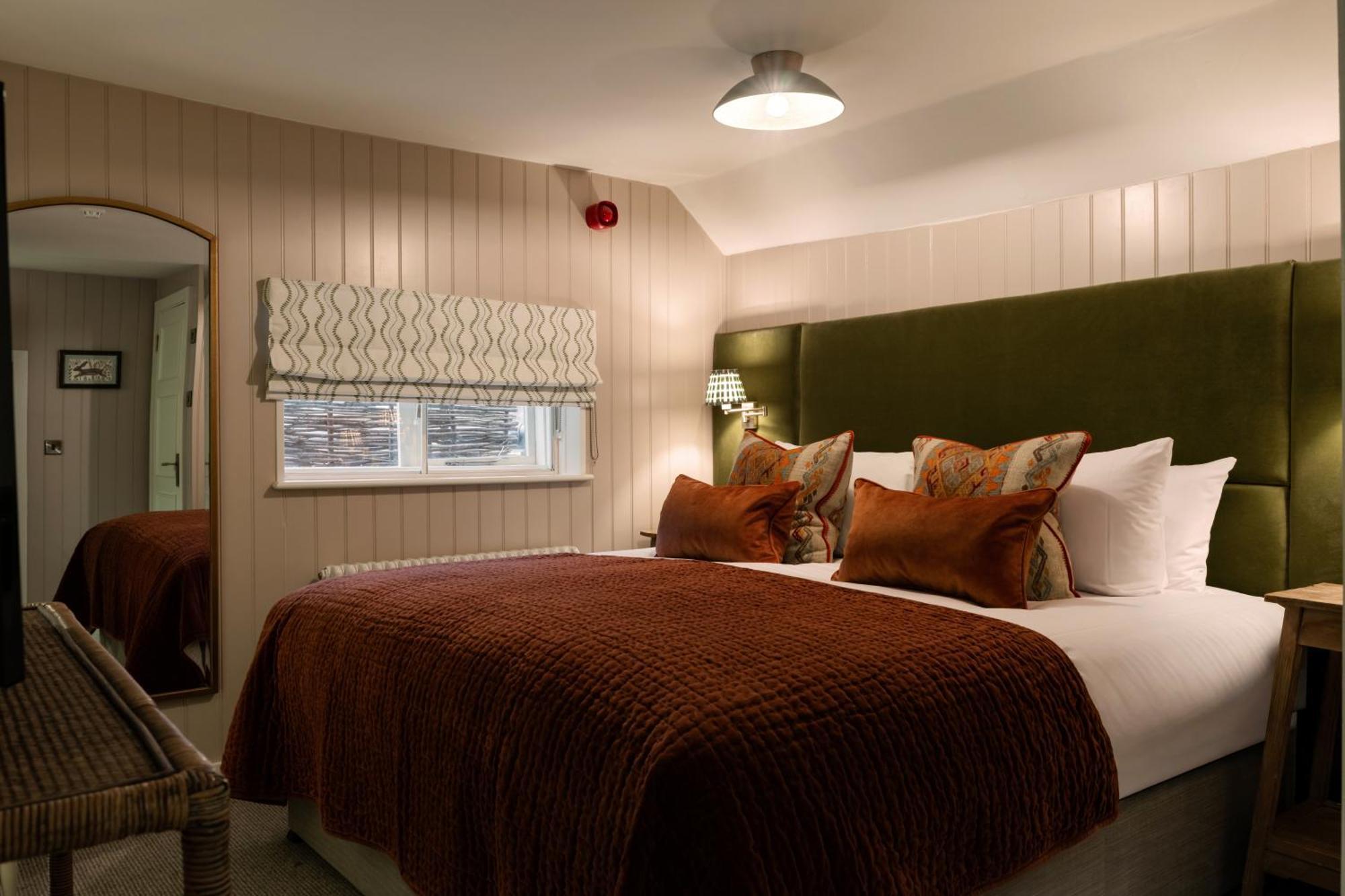 Large Double or Twin Room