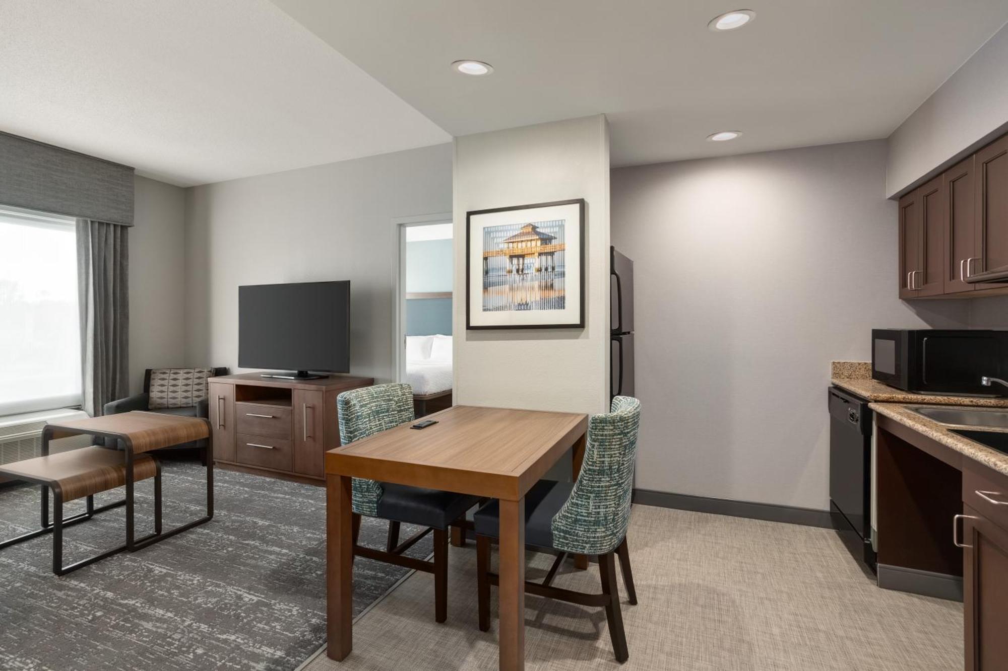 Two Bedroom Suite One King Two Queen Beds Non-Smoking