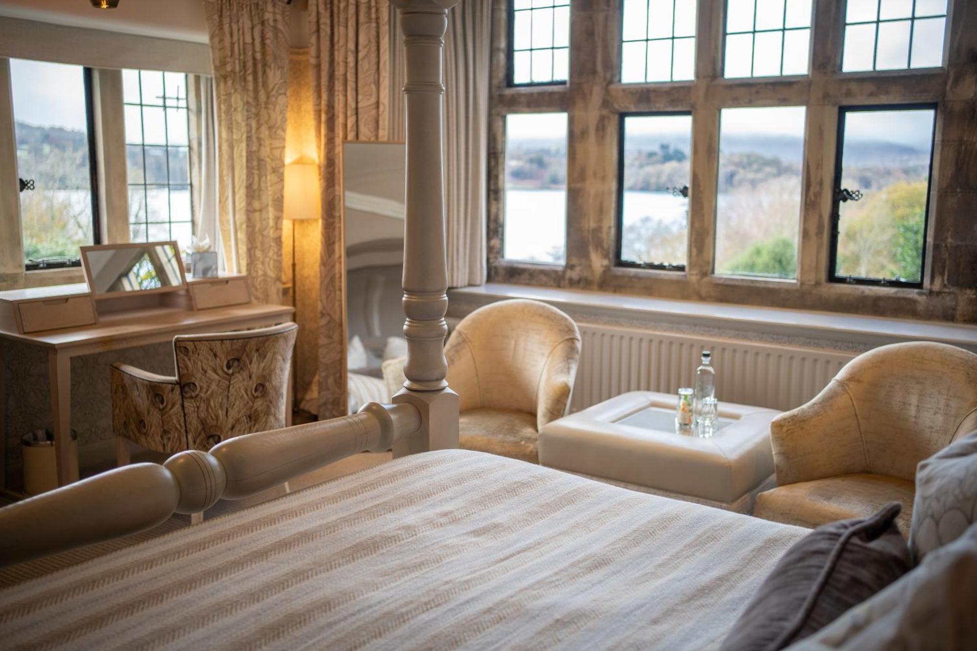 Double Room Four Poster Bed
