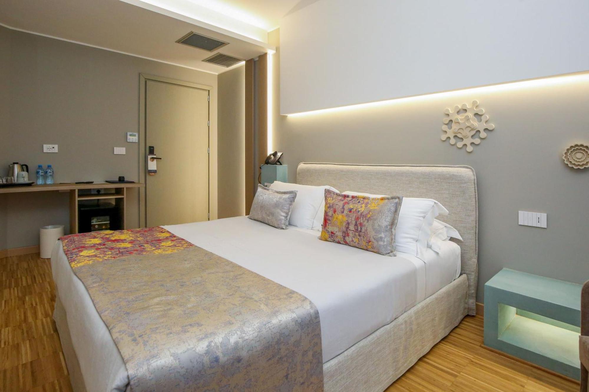 Superior Room,1758877673:JPEG