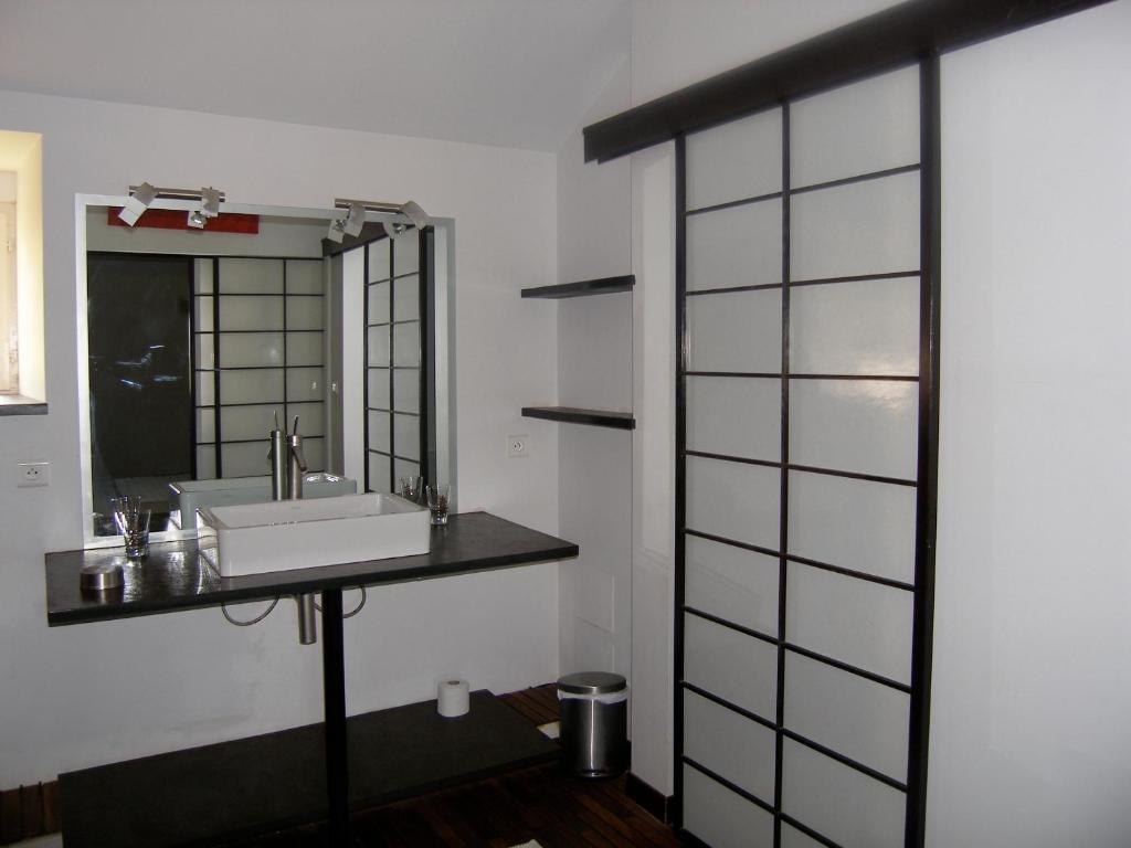 Chambre Lit King-Size - Vue sur Piscine