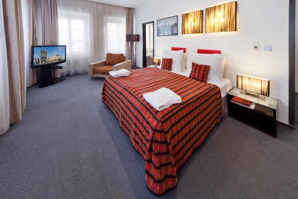 Suite with City View