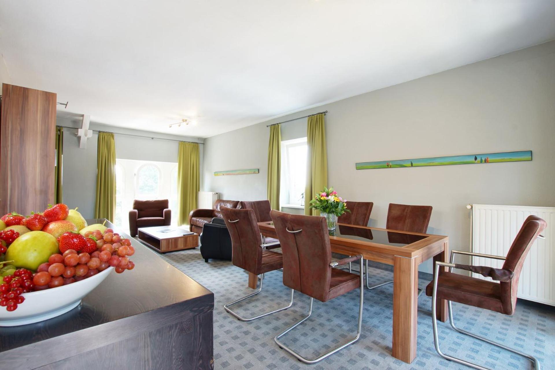 Penthouse Apartment,1765142857:JPEG