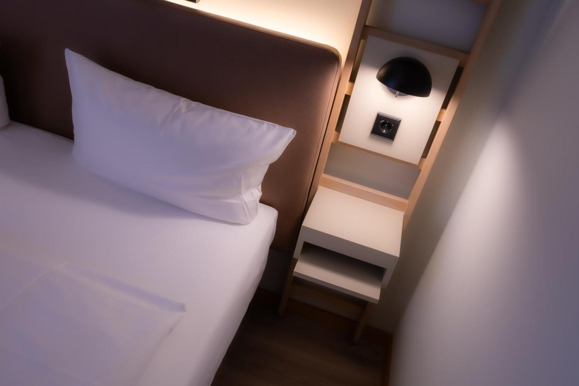 Standard Room - 1 King Bed