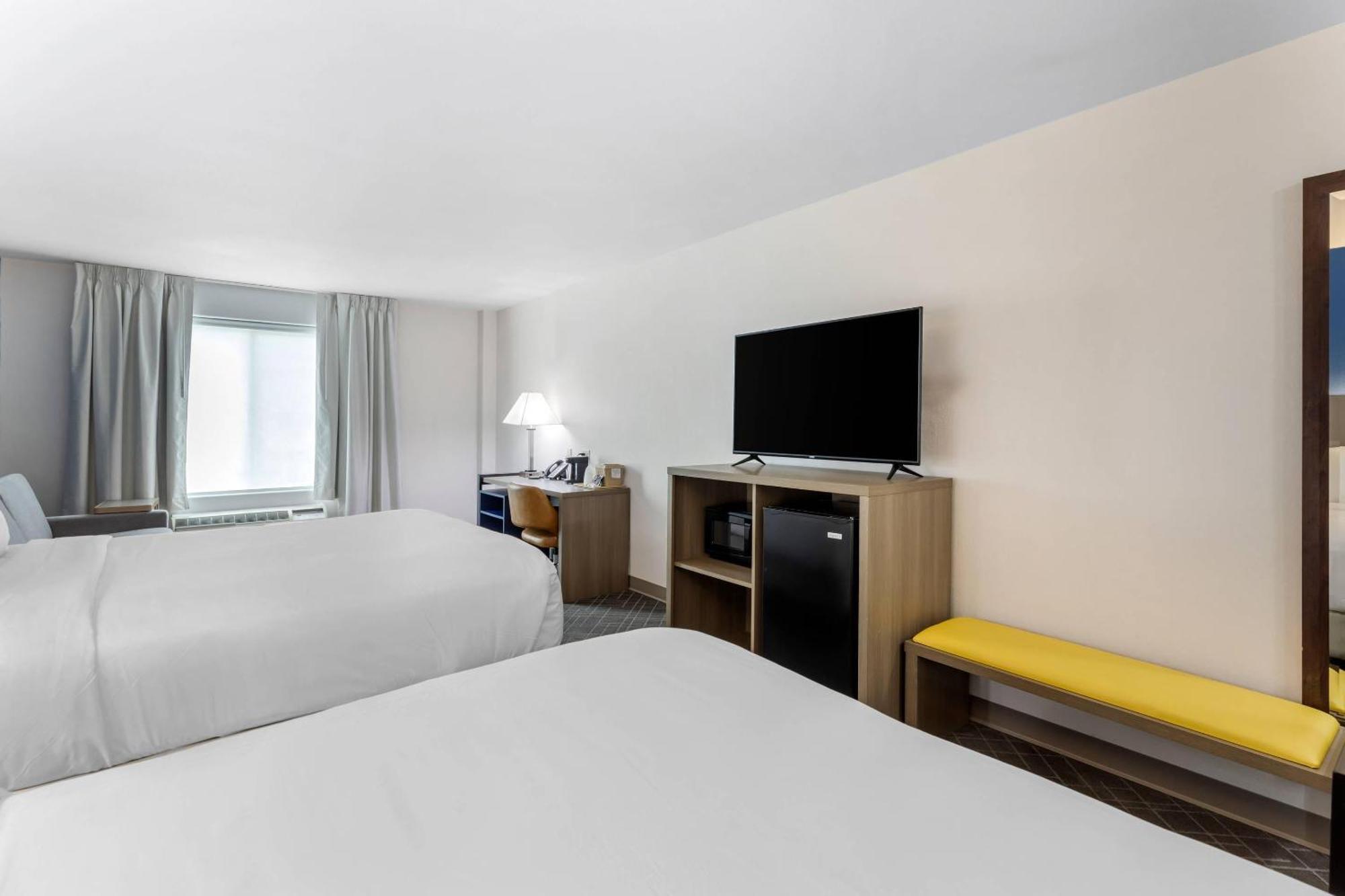 Queen Room Two Queen Beds Non-Smoking