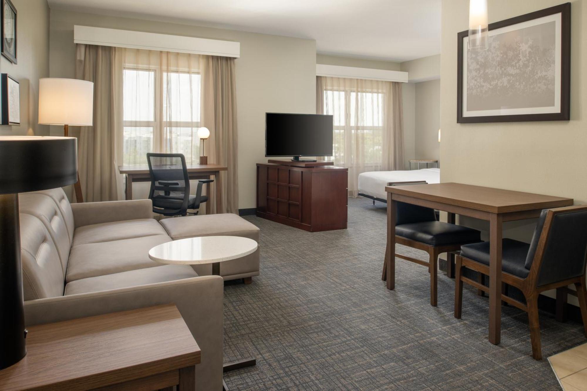 King Studio with Sofa Bed and Adapted Tub - Mobility and Hearing Accessible