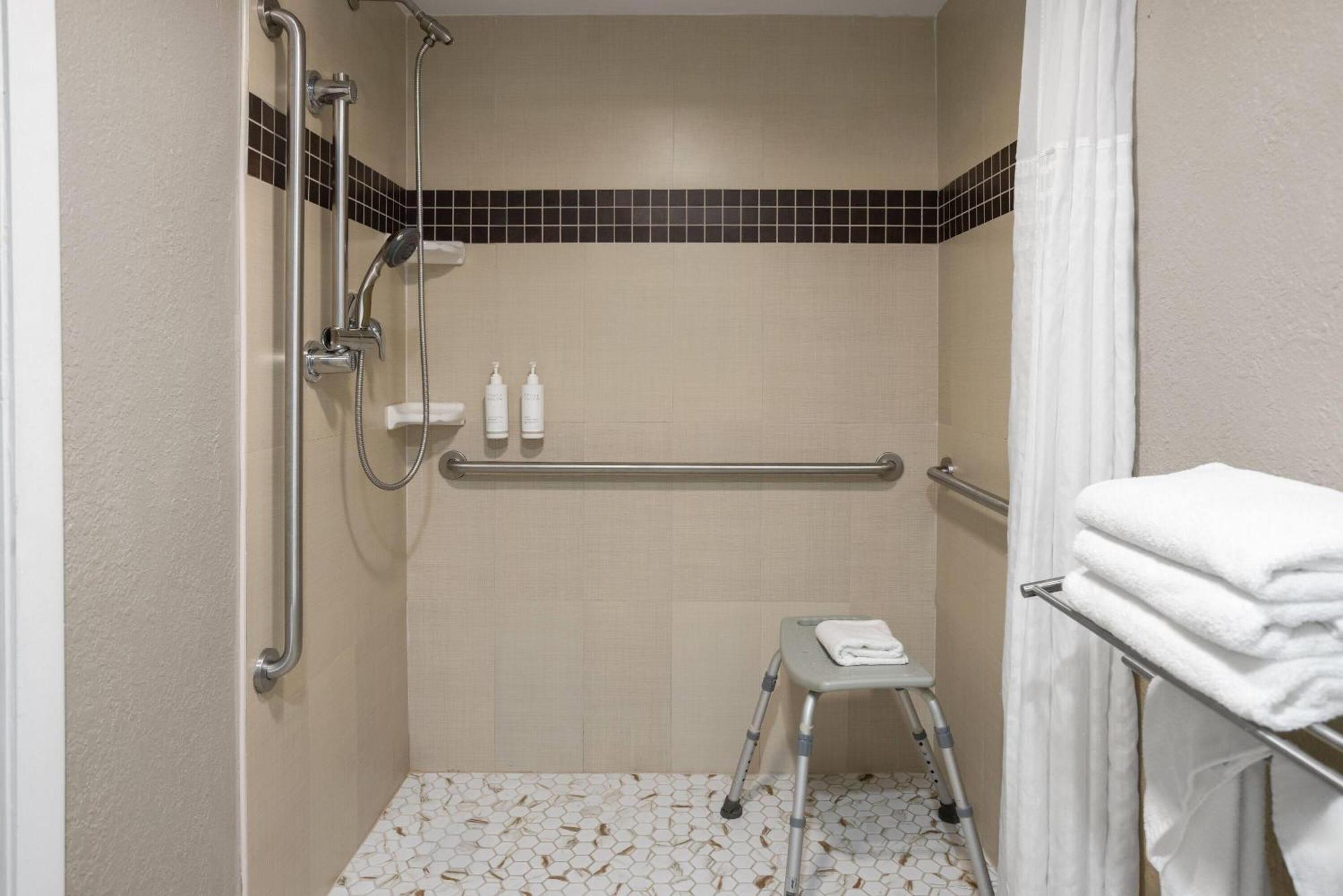 Queen Room Mobility or Hearing Access Non-Smoking