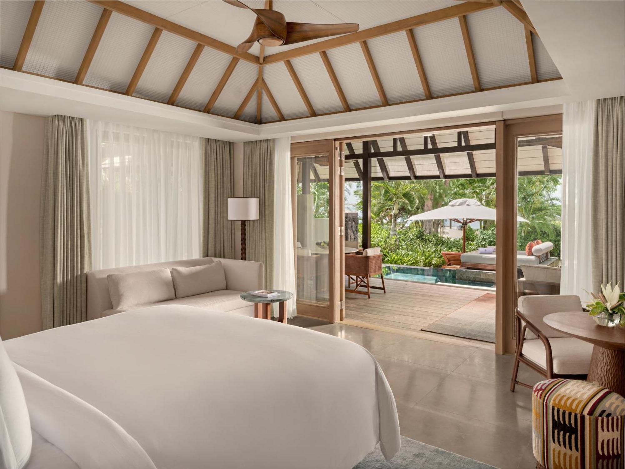 Beach View Pool Villa King