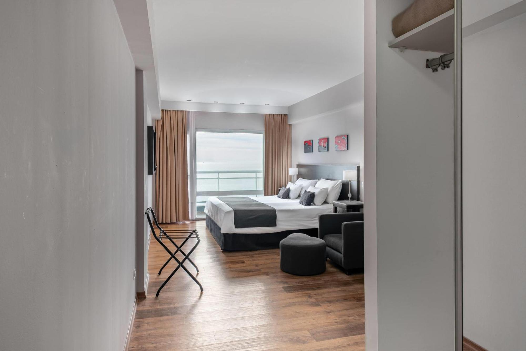 Queen or Twin Room Balcony Ocean View Non-Smoking