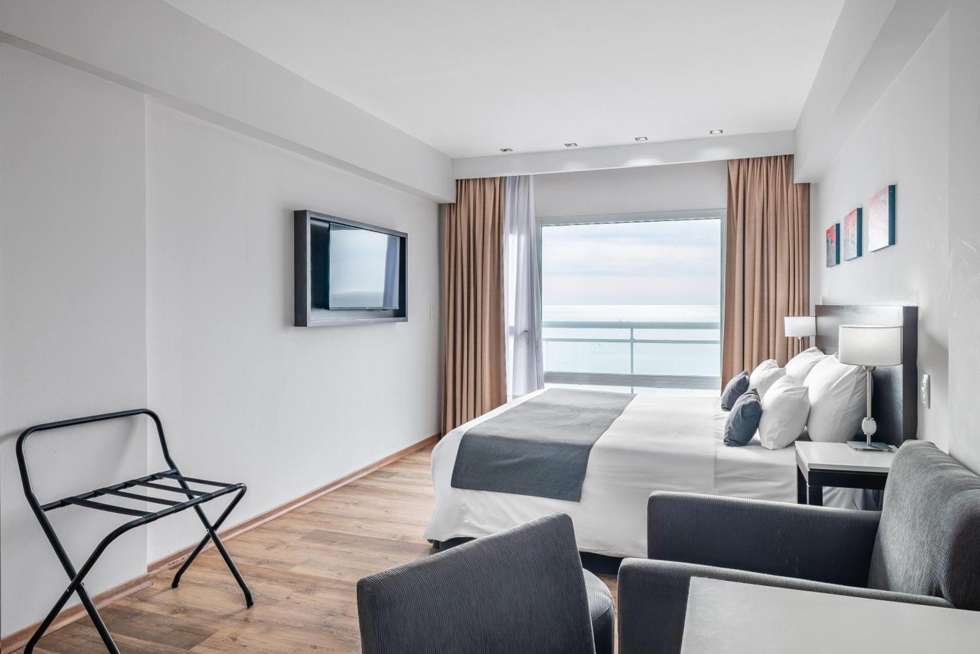 Queen or Twin Room Balcony Ocean View Non-Smoking