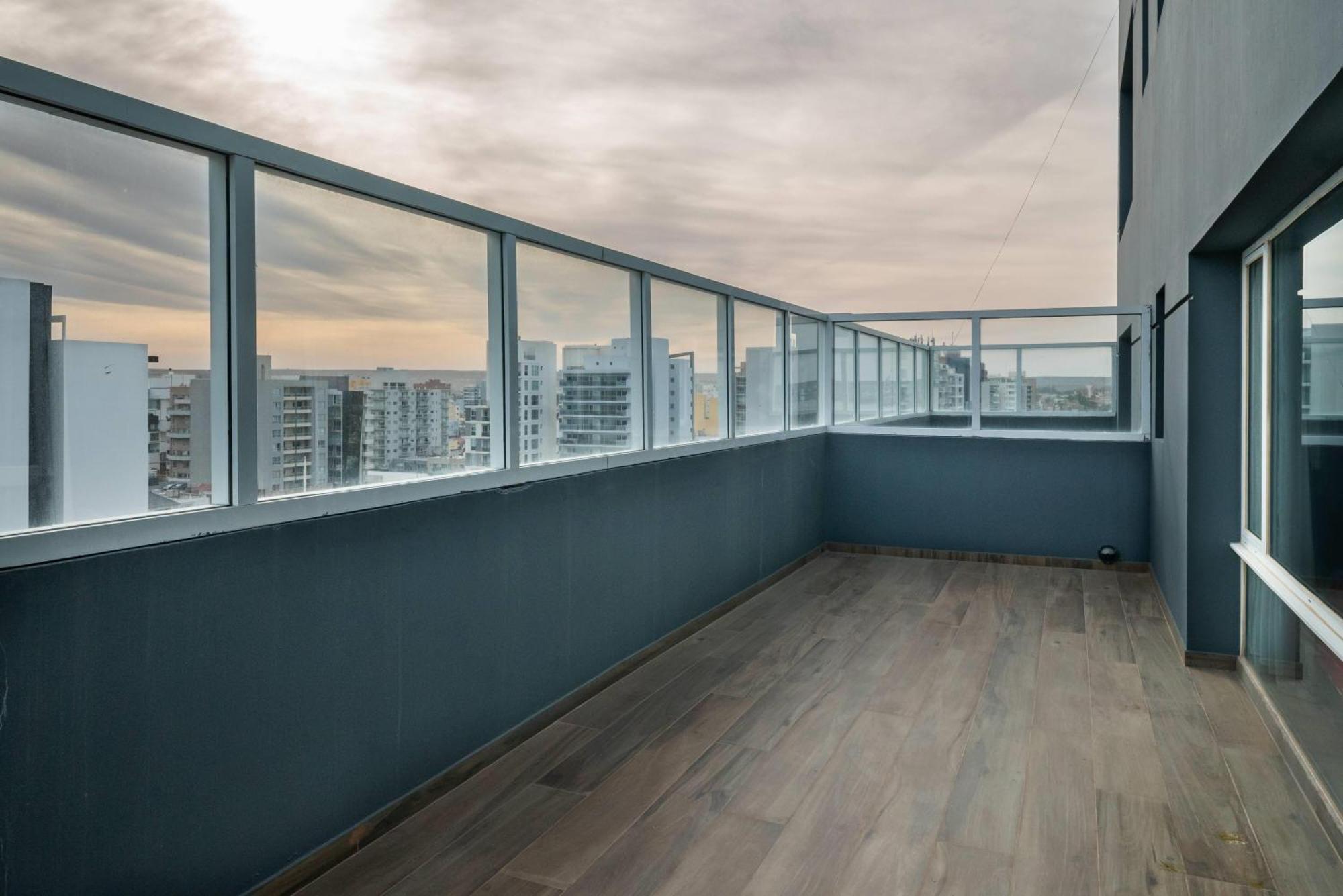 Family Room City View Non-Smoking
