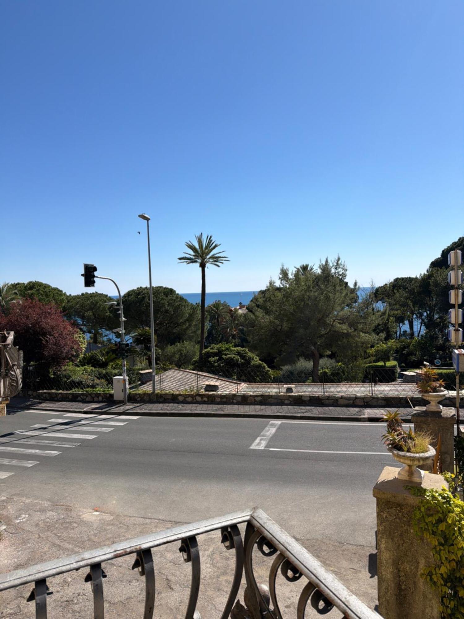 Camera Tripla Comfort con Vista Mare Parziale