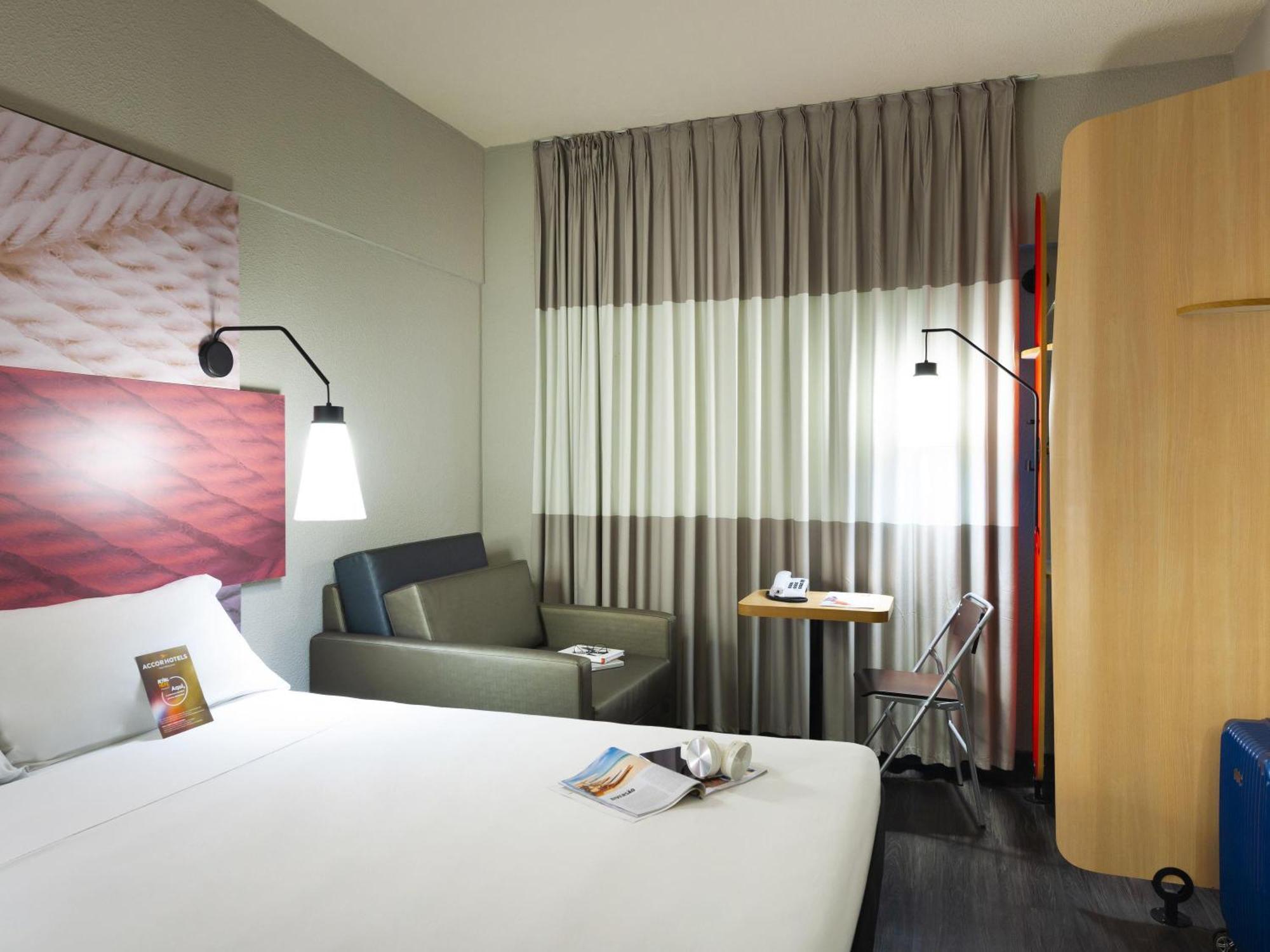 Standard Room with One Double and One Child Bed