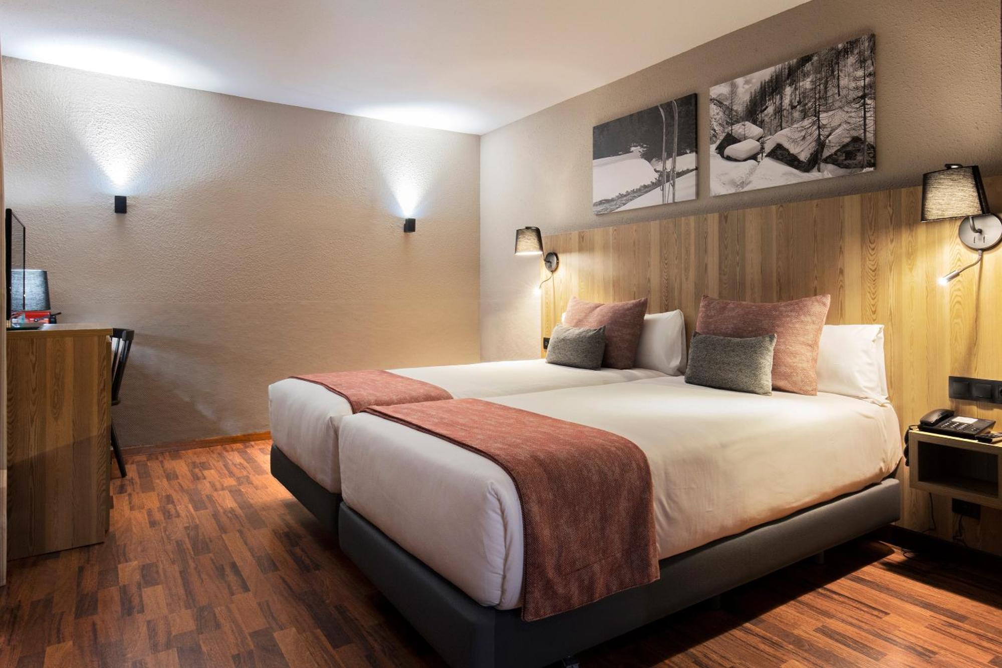 Interior Quadruple Room