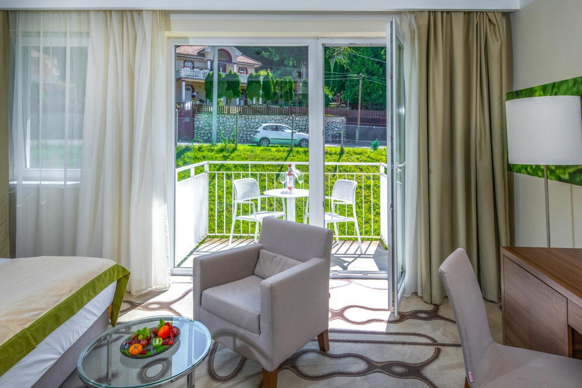 Standard Double or Twin Room Balcony Air Room