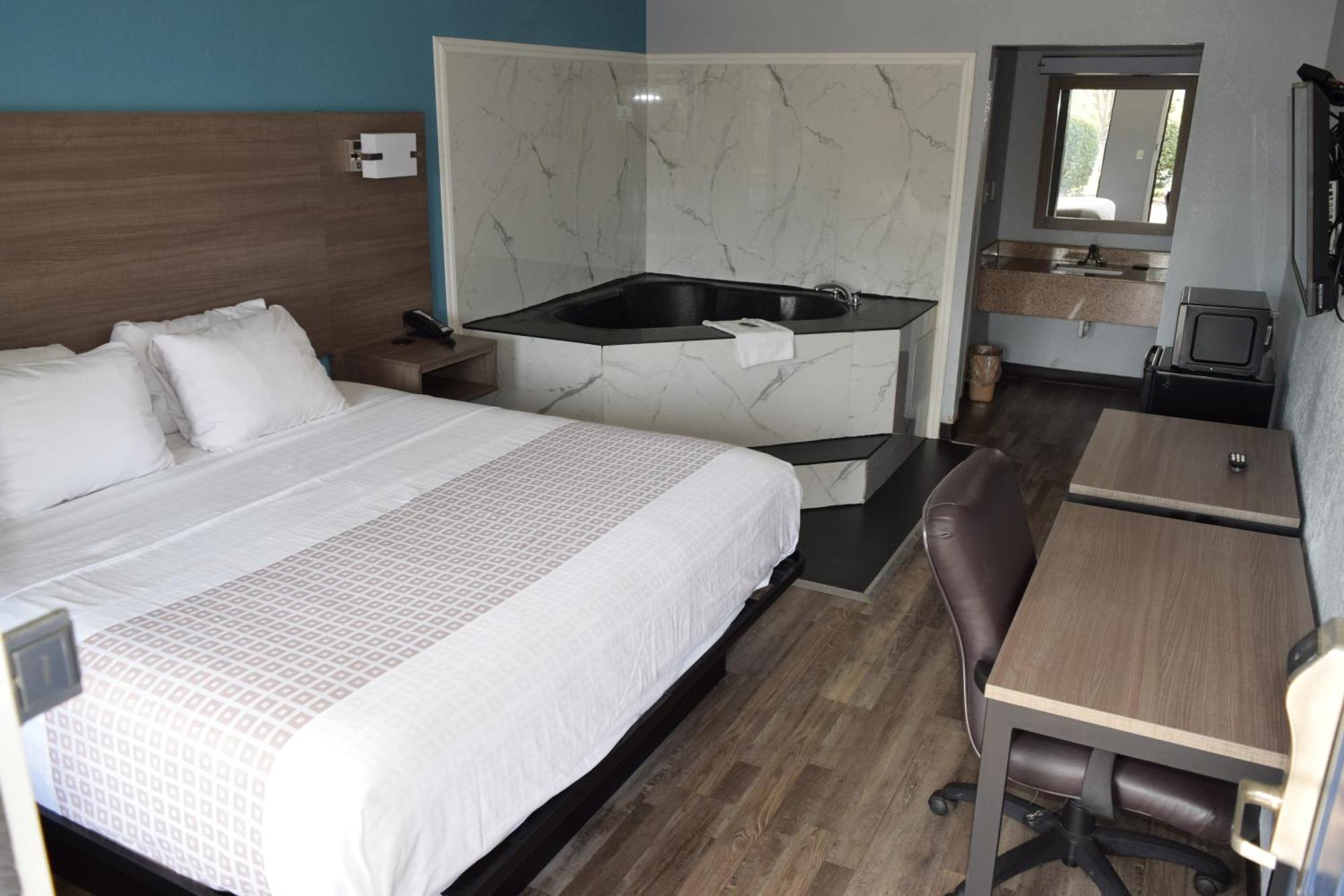 1 King Bed Jetted Tub Smoking