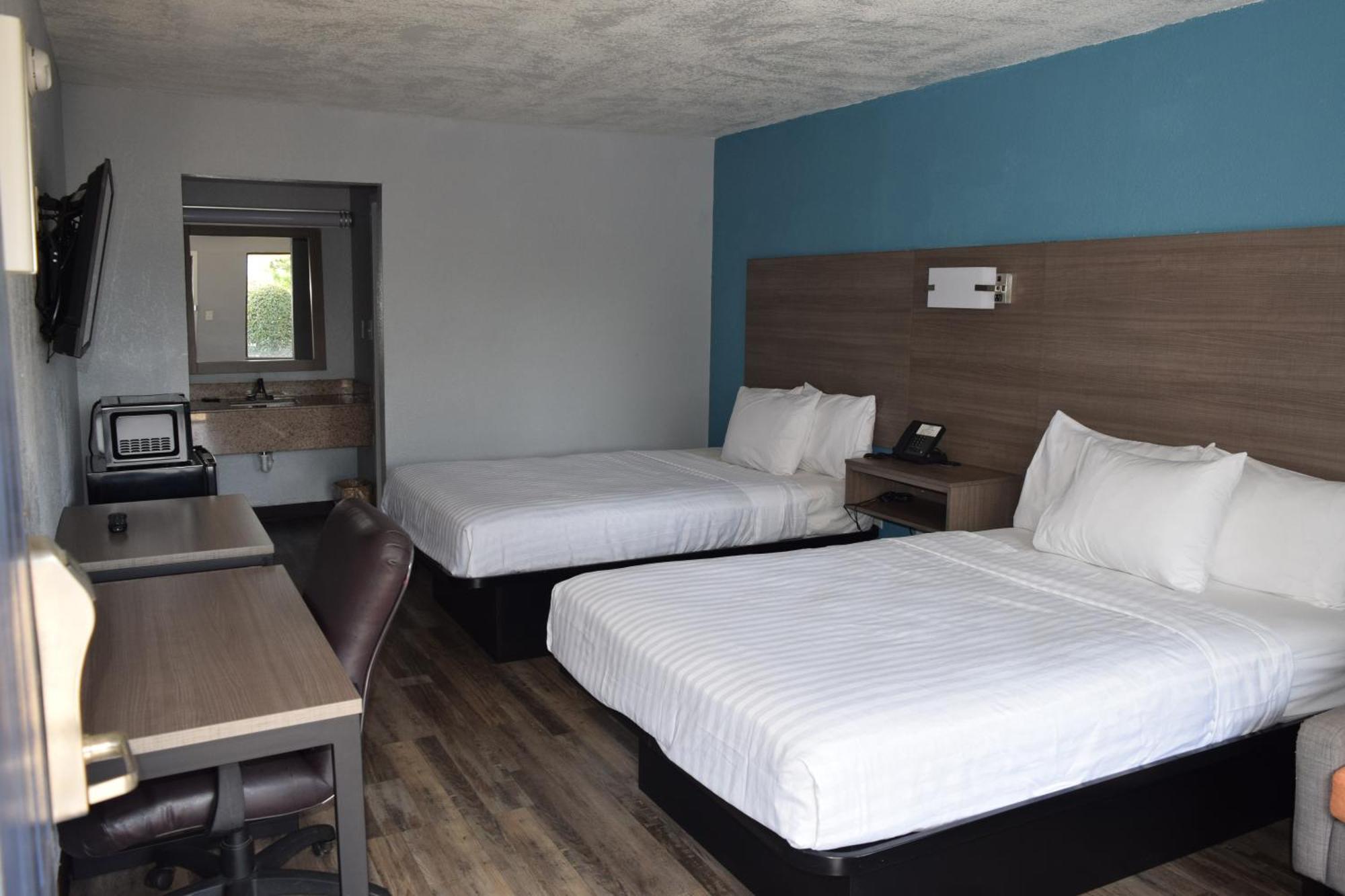 Deluxe 2 Double Beds
