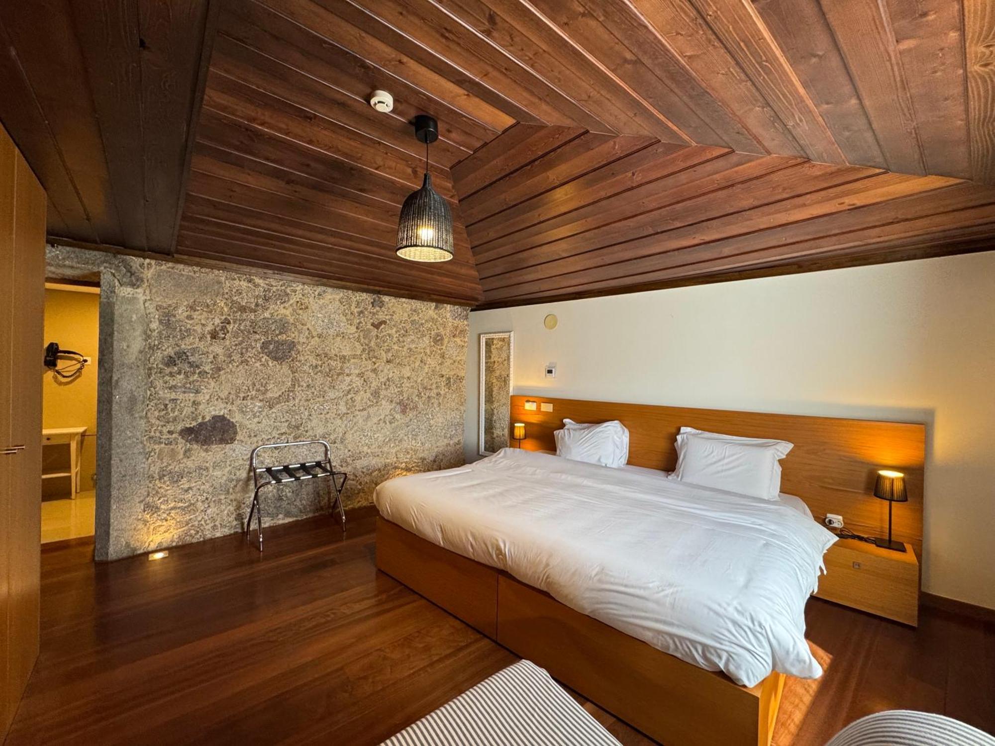 Quarto Duplo ou Twin com Vista Piscina