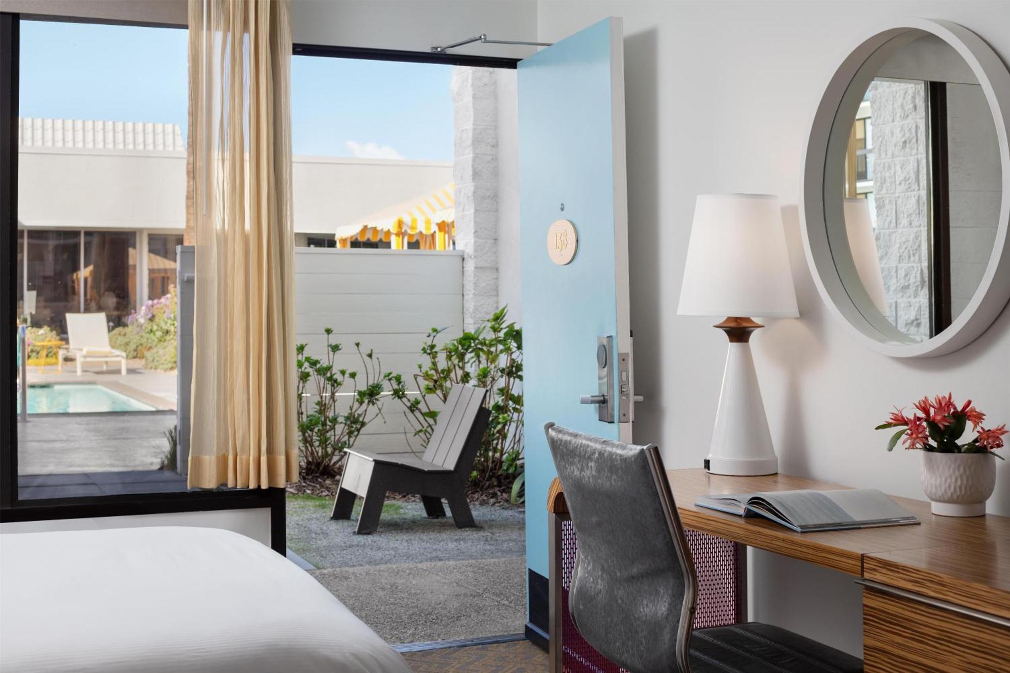 Chambre avec 2 Lits Doubles - Non-Fumeurs - Vue sur Piscine