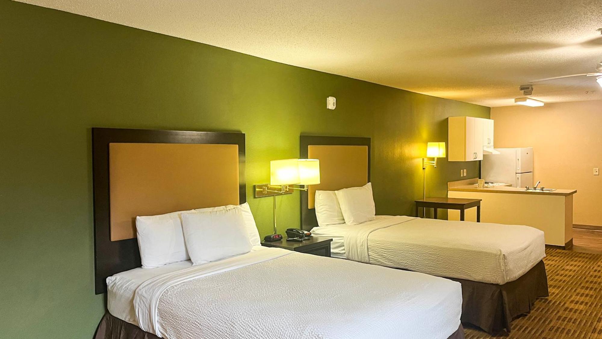 2 Full Beds | Non-Smoking, Kitchen