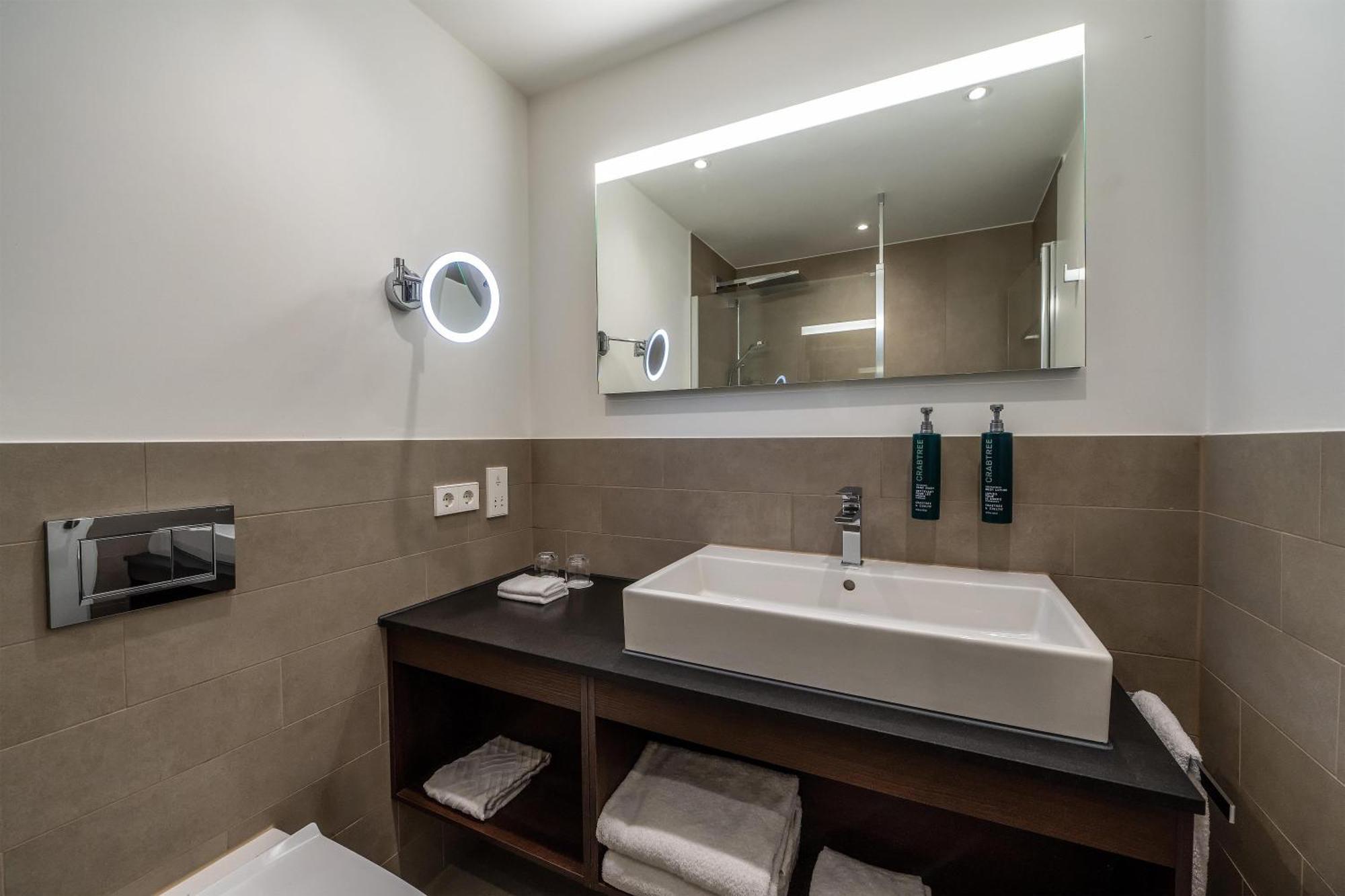 King Executive Room with River View - Rhine Wing