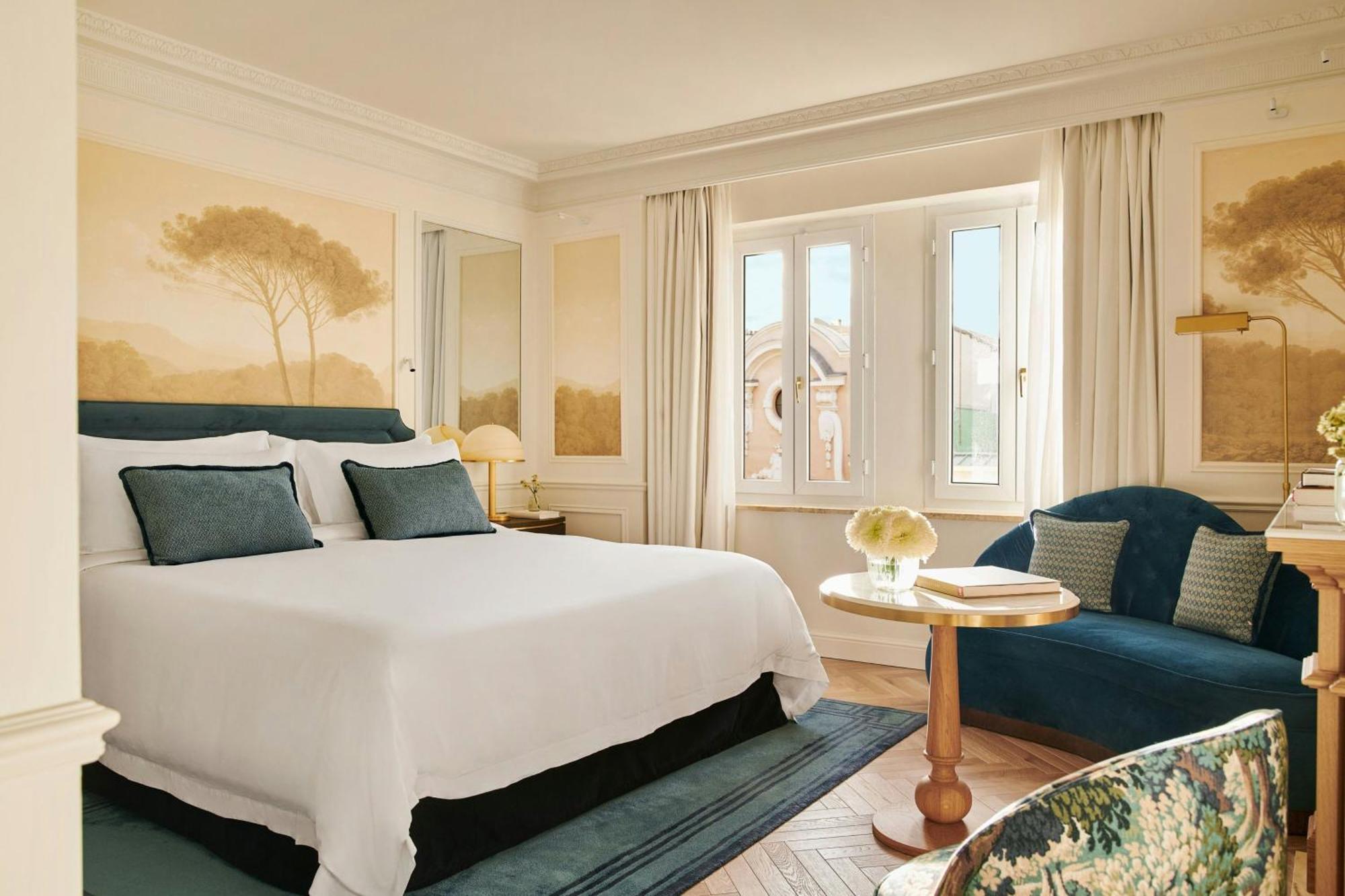 Premium Cortes King Room with Parliament View