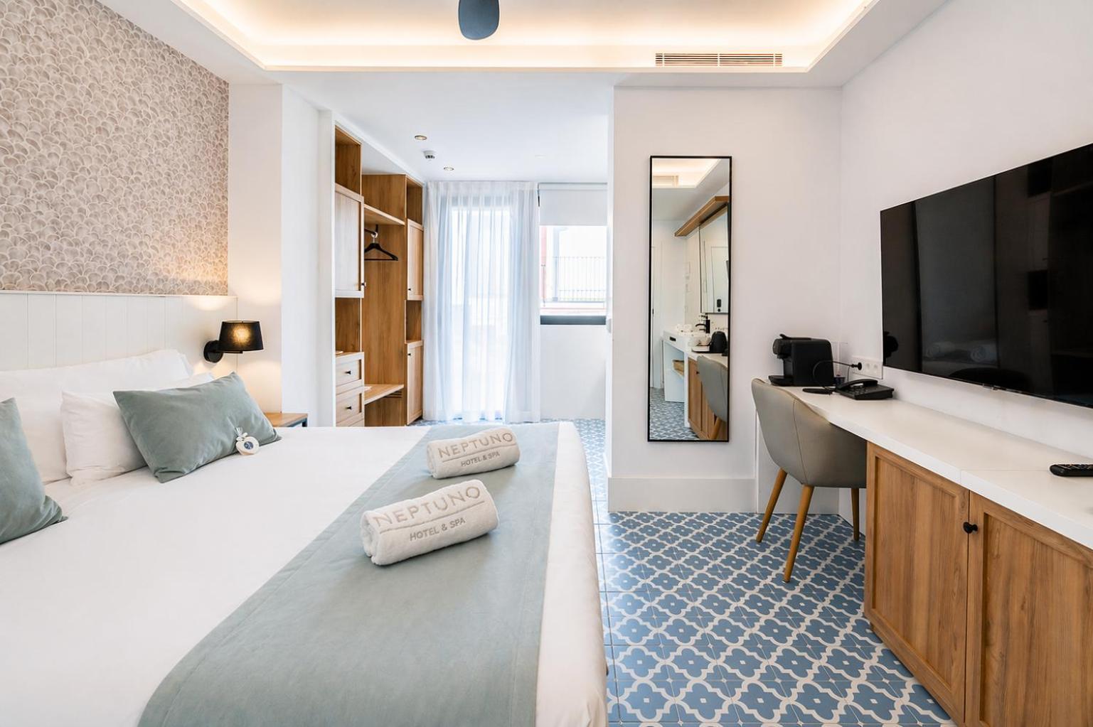 Premium Double Room indoor Jacuzzi Terrace