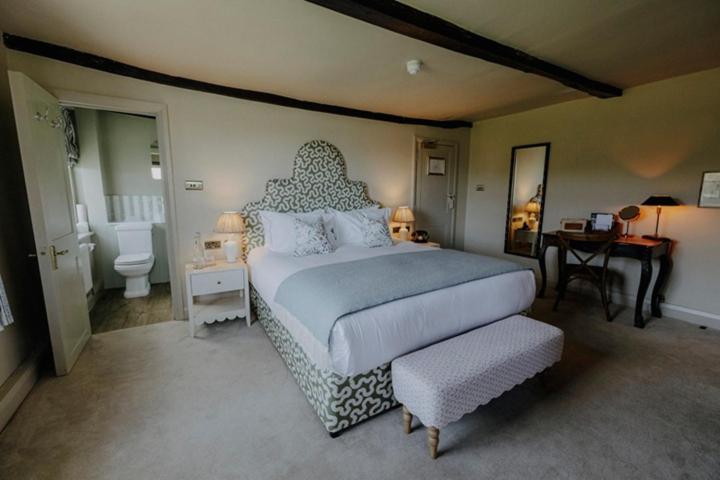 Deluxe Double Room,1765816268:JPEG