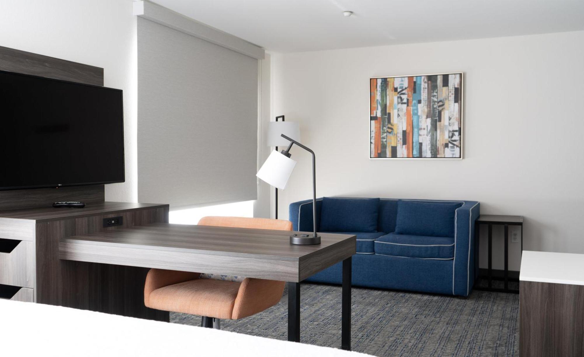 King Studio Suite with Sofa Bed - Non-Smoking