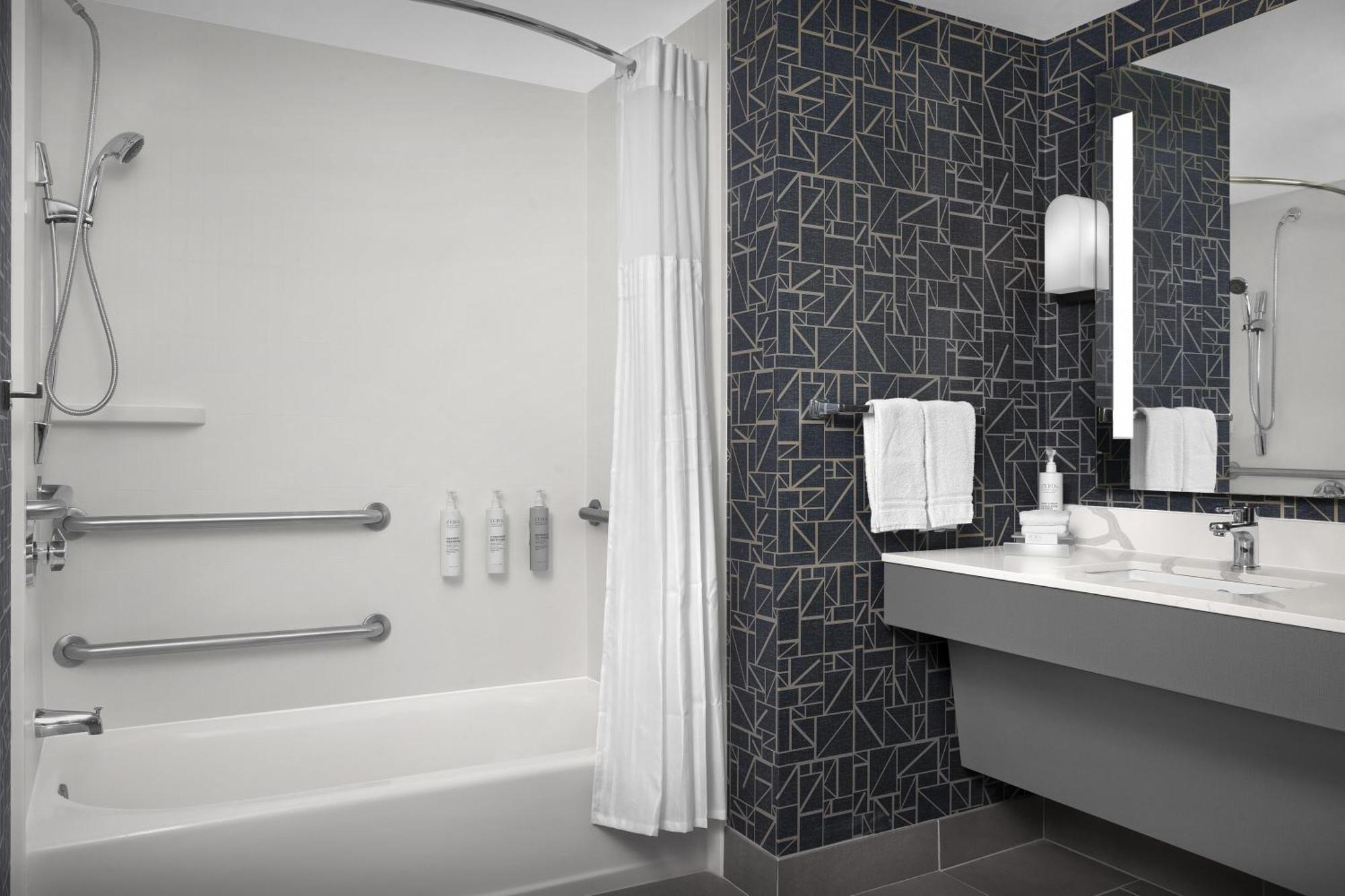 King Suite Accessible Tub Mobility Hearing Access or Non-Smoking