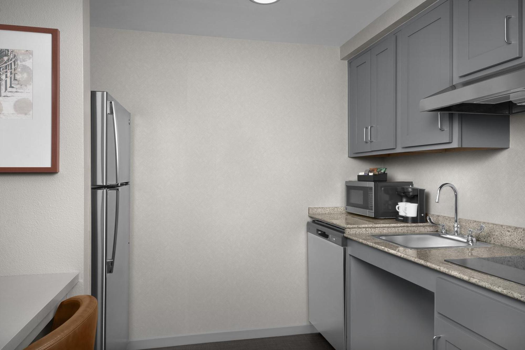 King Suite Accessible Tub Mobility Hearing Access or Non-Smoking