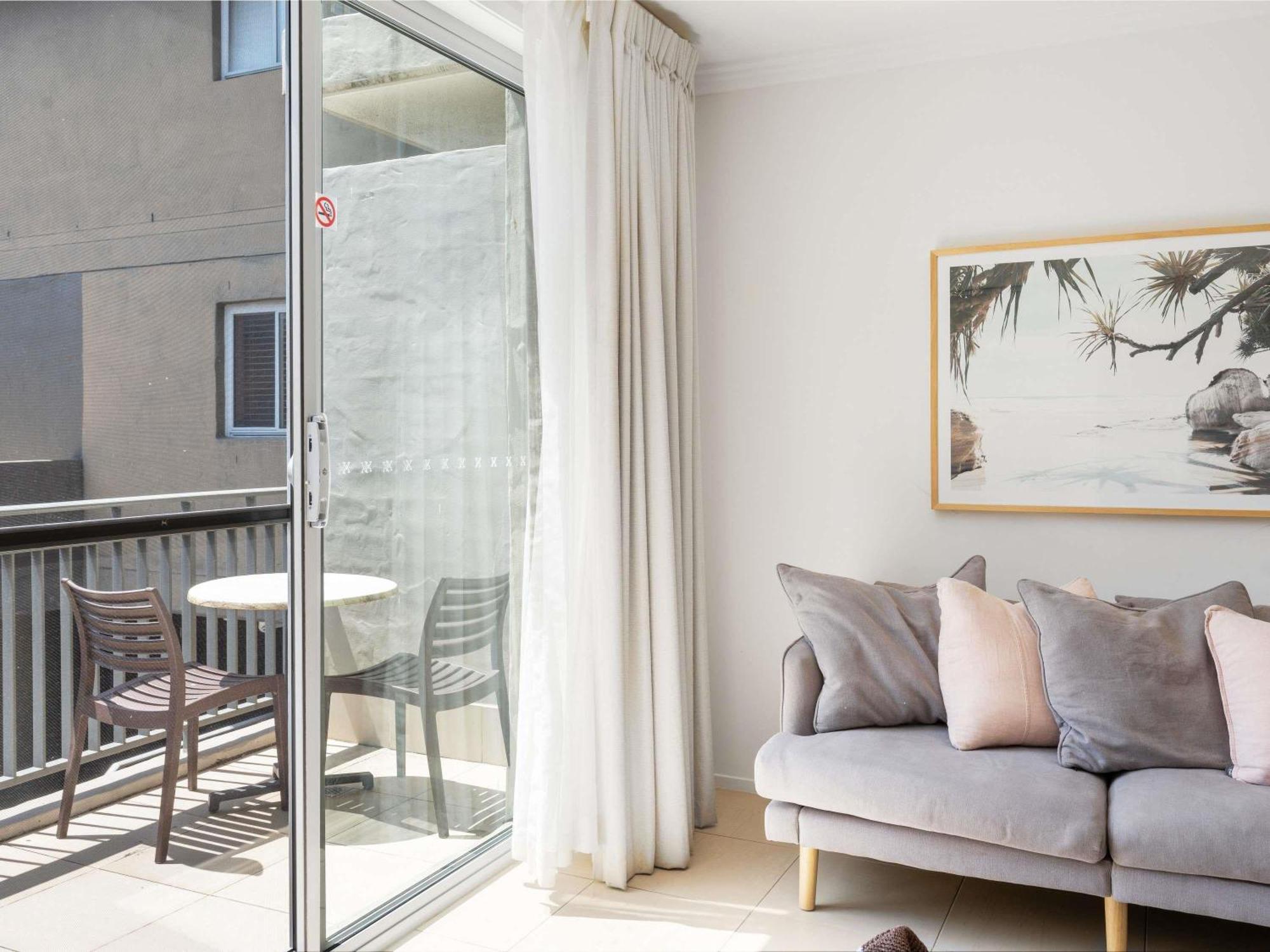 One-Bedroom Deluxe Apartment