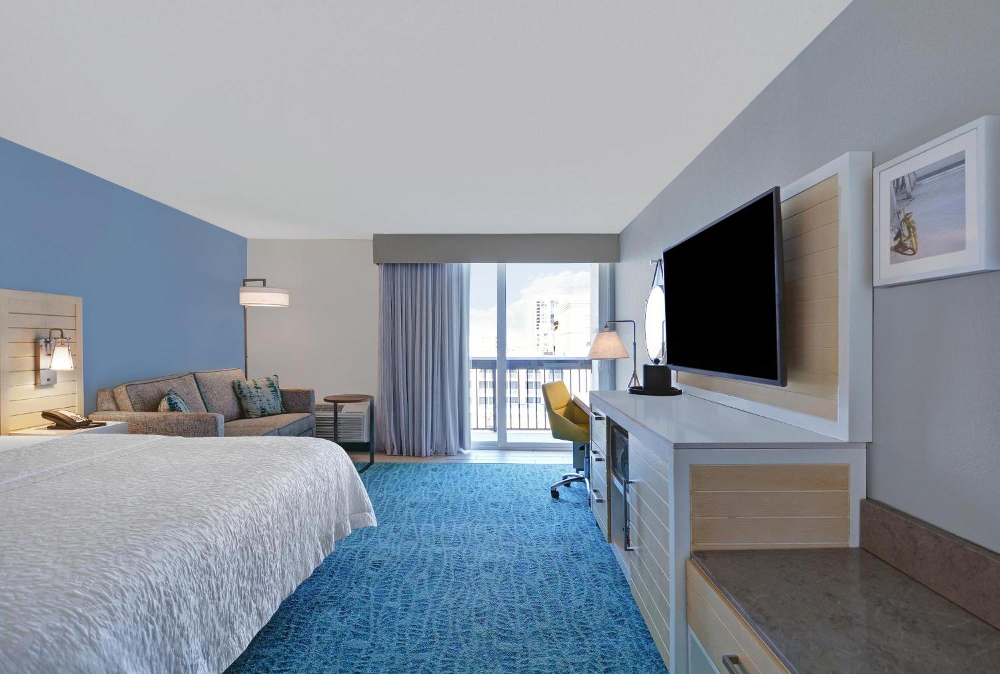 1 King Room Partial Ocean View
