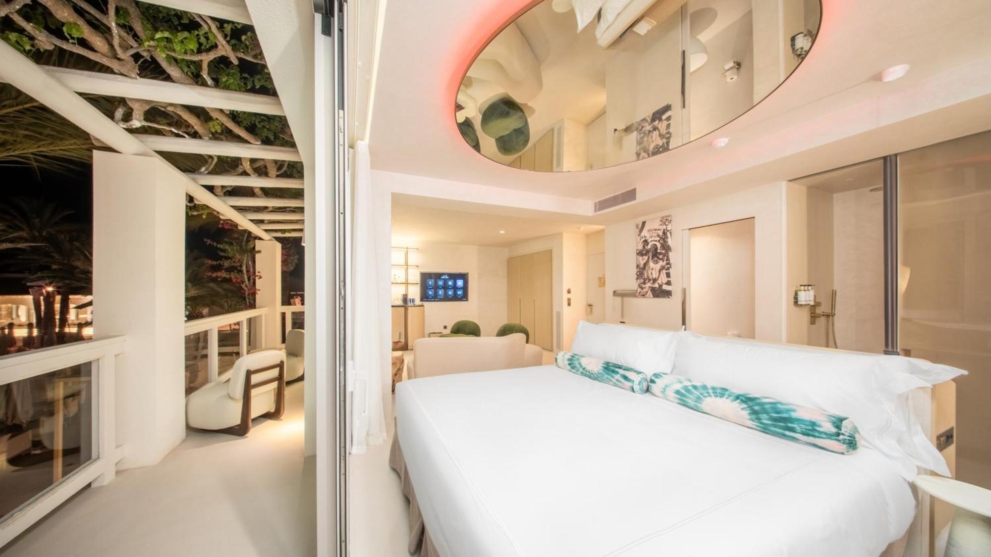 Junior Suite- Entrance to Pacha Club Included