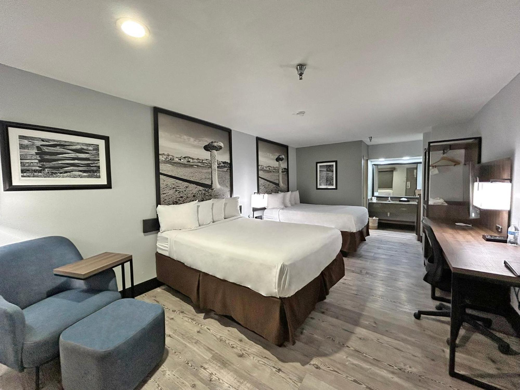 Queen Room Two Queen Beds Non-Smoking