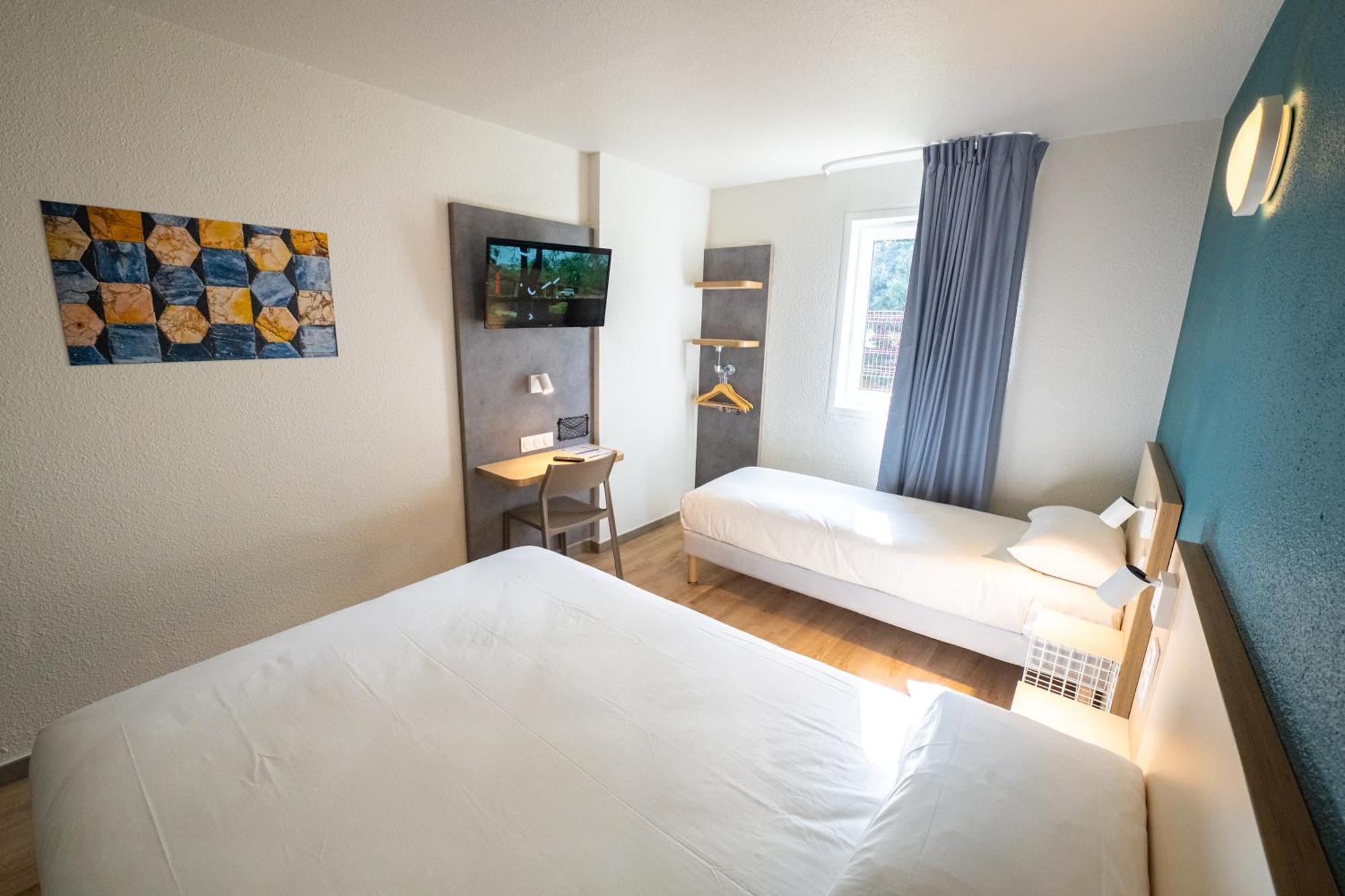 Triple Room,1765899305:JPEG