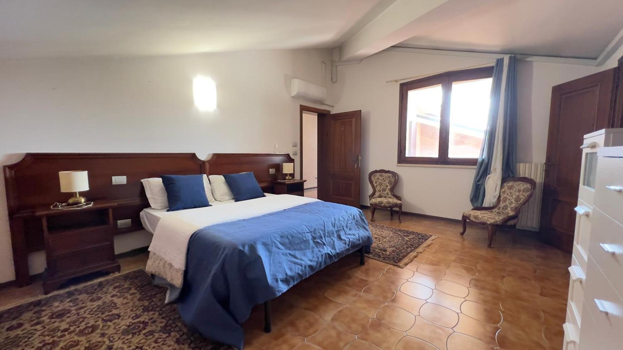 Deluxe Room,1765902359:JPEG