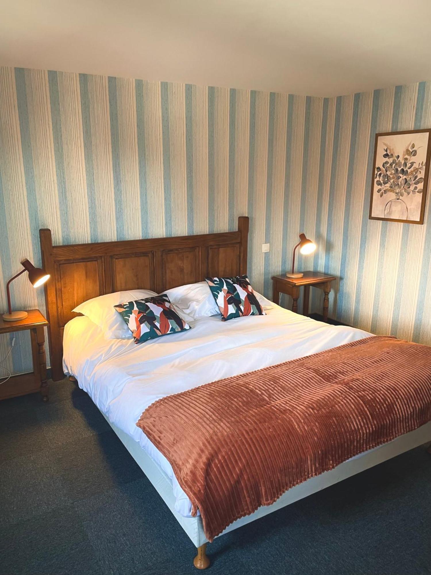 Chambre Triple avec Salle de Bains Privative