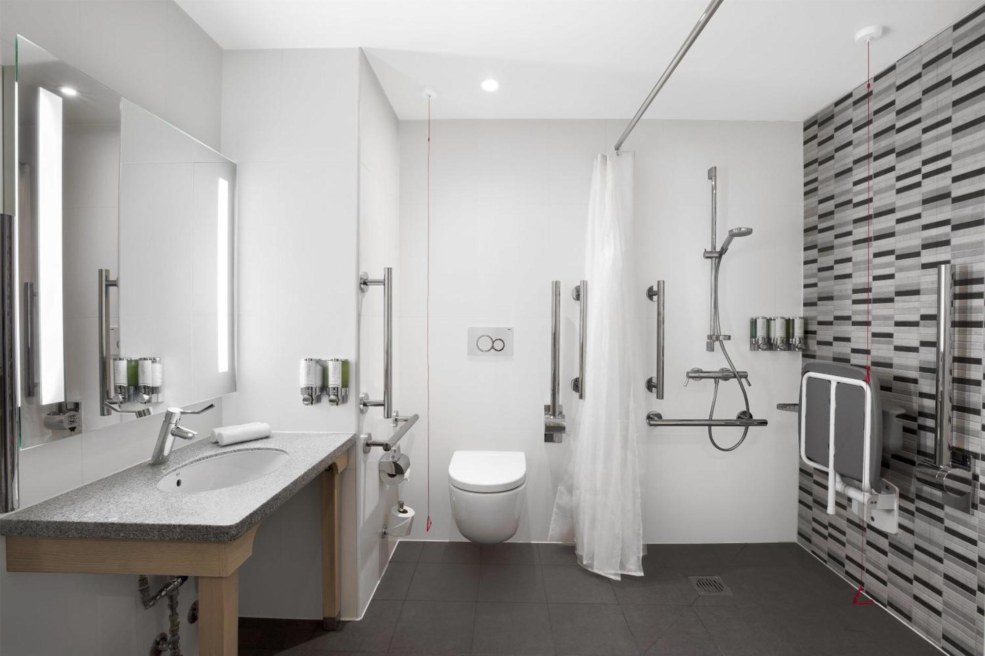 Queen Room UK King Bed Mobility Access